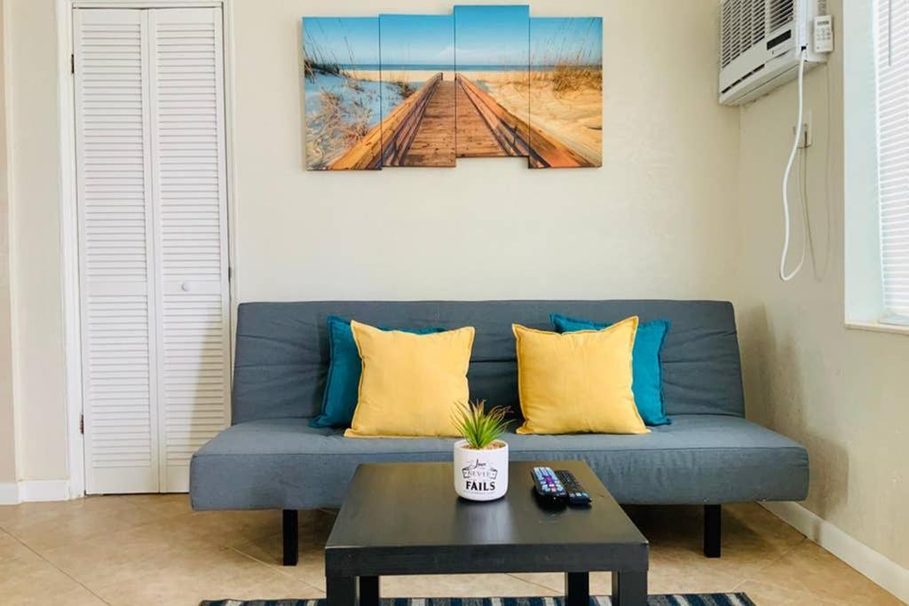 Hollywood Beach Apartments - Walk To The Beach المظهر الخارجي الصورة