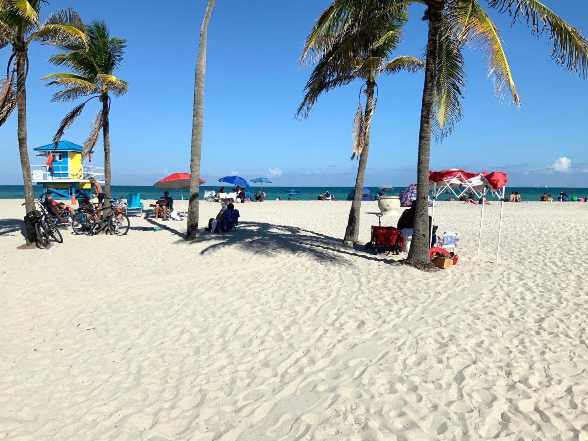 Hollywood Beach Apartments - Walk To The Beach المظهر الخارجي الصورة